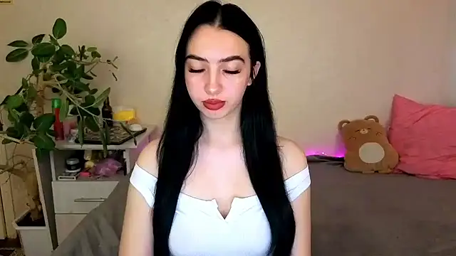 Snapshot of WildKittenX_ chatting on 05/19/26, 05:03 WildKittenX online show from 05/19/26, 05:03