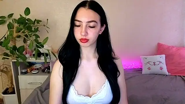 Snapshot of WildKittenX_ chatting on 05/26/26, 04:08 WildKittenX online show from 05/26/26, 04:08