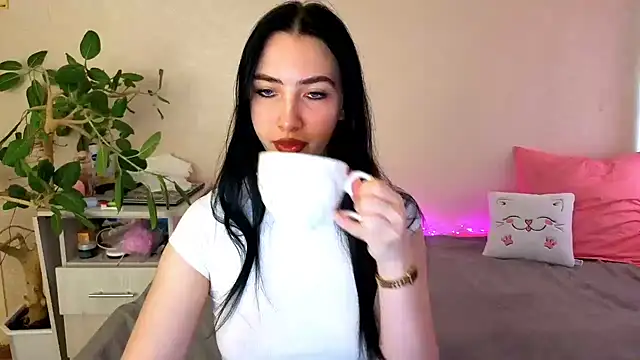 Snapshot of WildKittenX_ chatting on 05/27/26, 04:09 WildKittenX online show from 05/27/26, 04:09