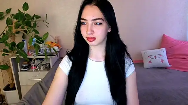 Snapshot of WildKittenX_ chatting on 06/10/26, 04:01 WildKittenX online show from 06/10/26, 04:01