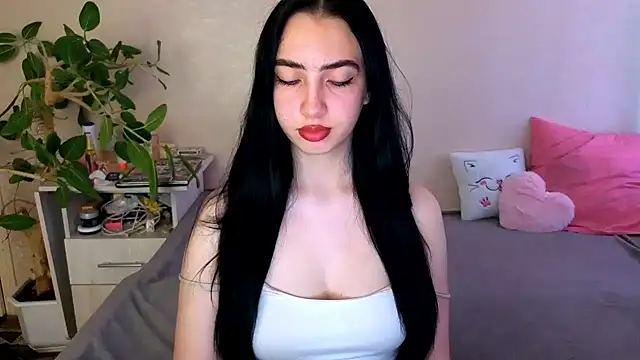 Snapshot of WildKittenX_ chatting on 06/16/26, 04:15 WildKittenX online show from 06/16/26, 04:15