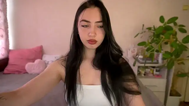 Snapshot of WildKittenX_ chatting on 07/19/26, 04:38 WildKittenX online show from 07/19/26, 04:38
