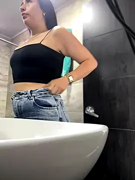 Mila LS online show from 10/05/25, 12:58