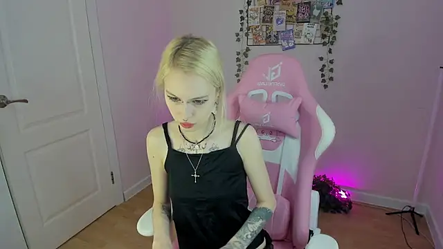 Melanie Mason online show from 03/21/25, 01:02