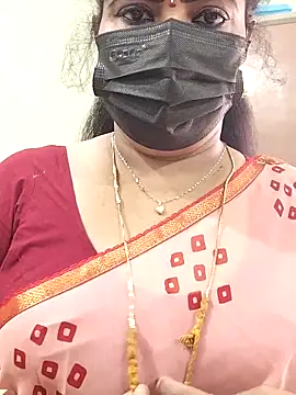 Snapshot of abinaya26 chatting on 10/03/25, 08:00 abinaya26 online show from 10/03/25, 08:00