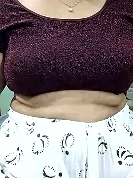 Snapshot of abinaya26 chatting on 10/04/25, 08:18 abinaya26 online show from 10/04/25, 08:18