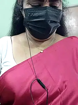 Snapshot of abinaya26 chatting on 10/06/25, 06:00 abinaya26 online show from 10/06/25, 06:00