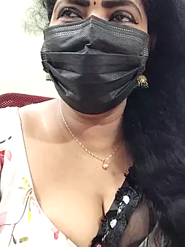 Snapshot of abinaya26 chatting on 10/12/25, 06:45 abinaya26 online show from 10/12/25, 06:45