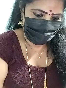 Snapshot of abinaya26 chatting on 10/15/25, 08:20 abinaya26 online show from 10/15/25, 08:20