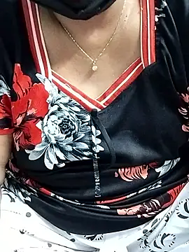 Snapshot of abinaya26 chatting on 10/17/25, 09:28 abinaya26 online show from 10/17/25, 09:28