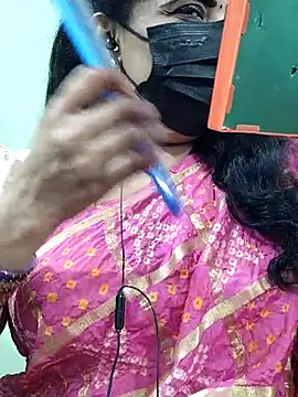 Snapshot of abinaya26 chatting on 10/24/25, 06:43 abinaya26 online show from 10/24/25, 06:43