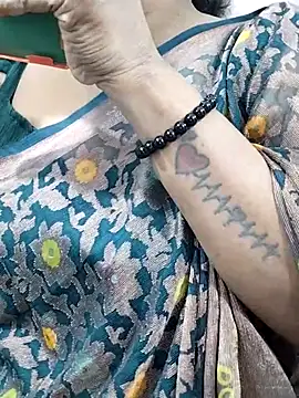 Snapshot of abinaya26 chatting on 10/28/25, 02:59 abinaya26 online show from 10/28/25, 02:59