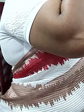 Snapshot of abinaya26 chatting on 10/31/25, 05:41 abinaya26 online show from 10/31/25, 05:41