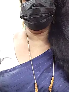 Snapshot of abinaya26 chatting on 11/01/25, 10:06 abinaya26 online show from 11/01/25, 10:06