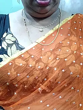 Snapshot of abinaya26 chatting on 11/05/25, 03:45 abinaya26 online show from 11/05/25, 03:45