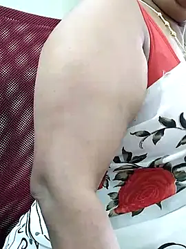 Snapshot of abinaya26 chatting on 11/10/25, 06:01 abinaya26 online show from 11/10/25, 06:01