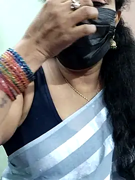 Snapshot of abinaya26 chatting on 11/13/25, 03:55 abinaya26 online show from 11/13/25, 03:55