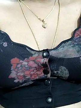 Snapshot of abinaya26 chatting on 11/14/25, 07:23 abinaya26 online show from 11/14/25, 07:23