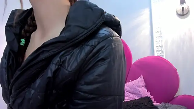 Bonniie 22 online show from 09/19/25, 01:23