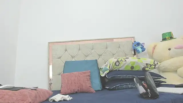 LunaaSweett online show from 07/21/26, 07:49