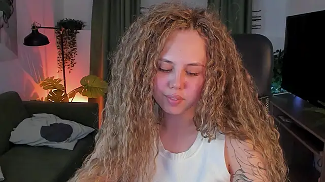 MiaRidd online show from 03/15/25, 02:23