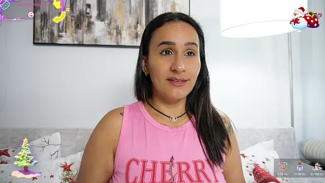 Snapshot of Sara_Charmy chatting on 12/22/25, 11:07 Sara Charmy online show from 12/22/25, 11:07