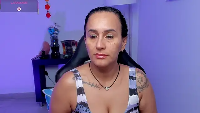 Snapshot of Sara_Charmy chatting on 06/07/26, 11:14 Sara Charmy online show from 06/07/26, 11:14