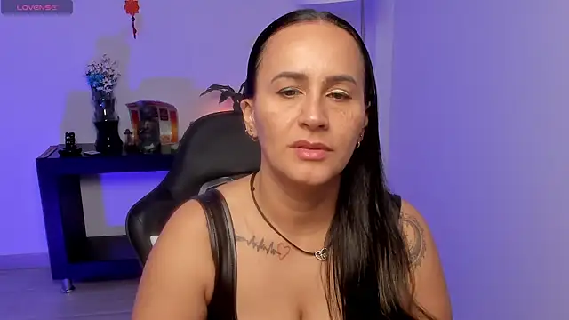 Snapshot of Sara_Charmy chatting on 06/12/26, 11:20 Sara Charmy online show from 06/12/26, 11:20