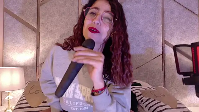 Snapshot of Angell-Bell- chatting on 03/08/25, 03:24 Angell-Bell- online show from 03/08/25, 03:24