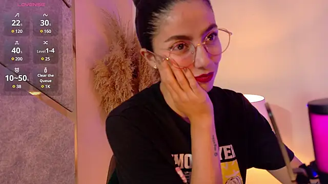 Snapshot of Angell-Bell- chatting on 03/18/25, 04:15 Angell-Bell- online show from 03/18/25, 04:15