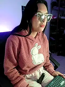 Snapshot of MiaStarts chatting on 03/12/25, 08:30 MiaStarts online show from 03/12/25, 08:30