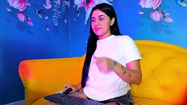 Snapshot of kissy_19 chatting on 03/02/25, 05:12 kissy 19 online show from 03/02/25, 05:12