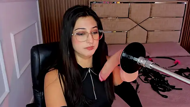 Snapshot of Gabrielakassi chatting on 11/14/25, 12:15 Gabrielakassi online show from 11/14/25, 12:15