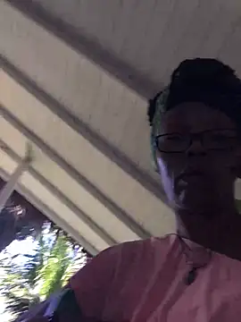 Snapshot of Ladyzee25 chatting on 09/15/25, 07:25 Ladyzee25 online show from 09/15/25, 07:25