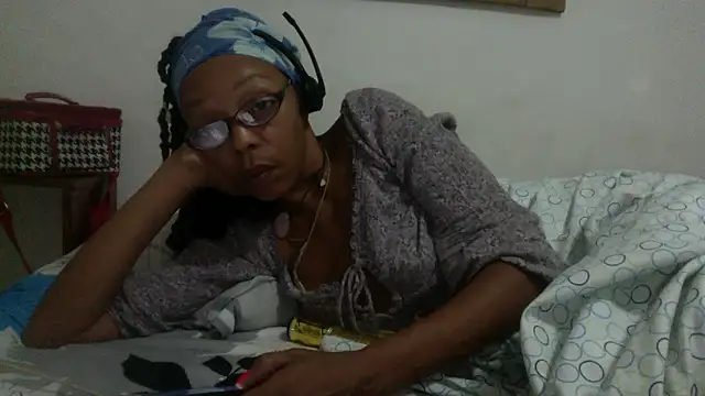 Snapshot of Ladyzee25 chatting on 09/25/25, 11:14 Ladyzee25 online show from 09/25/25, 11:14