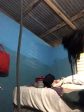 Snapshot of Ladyzee25 chatting on 10/05/25, 01:09 Ladyzee25 online show from 10/05/25, 01:09