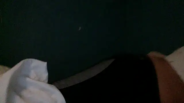 Snapshot of Ladyzee25 chatting on 11/04/25, 03:05 Ladyzee25 online show from 11/04/25, 03:05