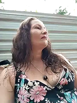 Snapshot of Sexy-Woman-Mature chatting on 03/04/25, 01:28 Sexy-Woman-Mature online show from 03/04/25, 01:28