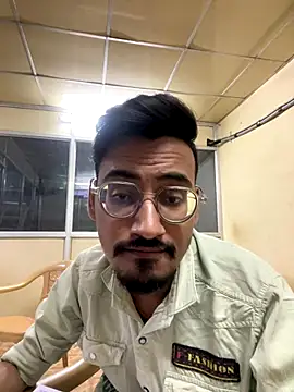 Snapshot of hypersexdriveboi chatting on 12/17/25, 03:29 hypersexdriveboi online show from 12/17/25, 03:29