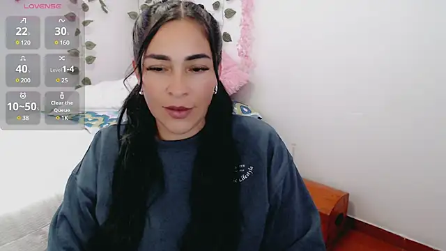 luna lgomez  online show from 03/19/25, 02:24
