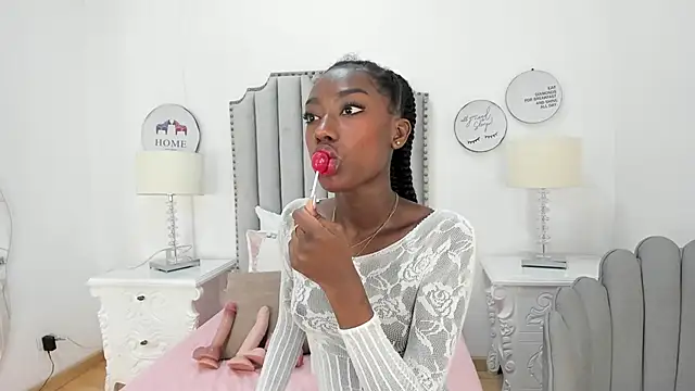 SamantaMarquez online show from 10/17/25, 08:11