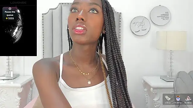 SamantaMarquez online show from 11/19/25, 08:20