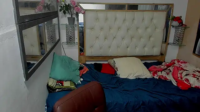 heiker  online show from 12/15/25, 02:49