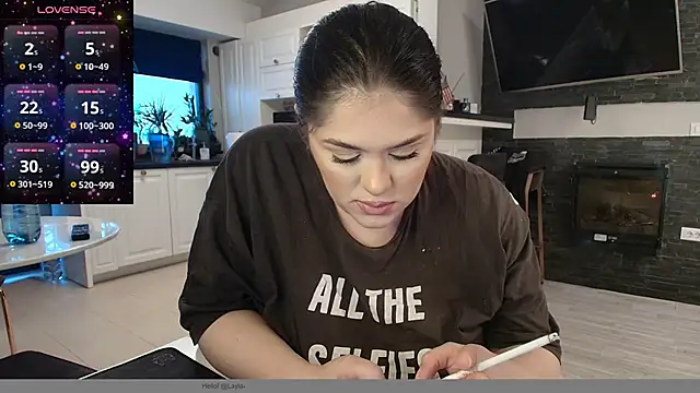 Layla- online show from 12/11/24, 11:41