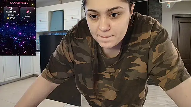 Layla- online show from 12/17/24, 11:39