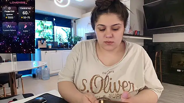 Layla- online show from 02/26/25, 09:53