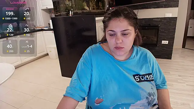 Layla- online show from 09/12/25, 08:47