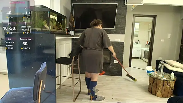 Layla- online show from 09/19/25, 09:54