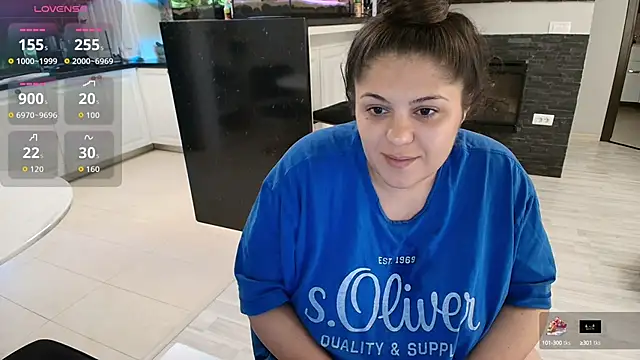 Layla- online show from 09/25/25, 10:19