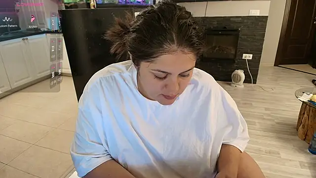 Layla- online show from 10/01/25, 10:43